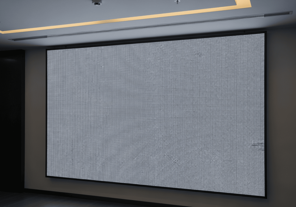 室內空間中，高解析度 LED 字幕機